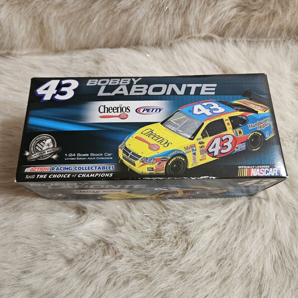 2008 Bobby Labonte #43 Cheerios Dodge Charger 1:24 NASCAR Diecast